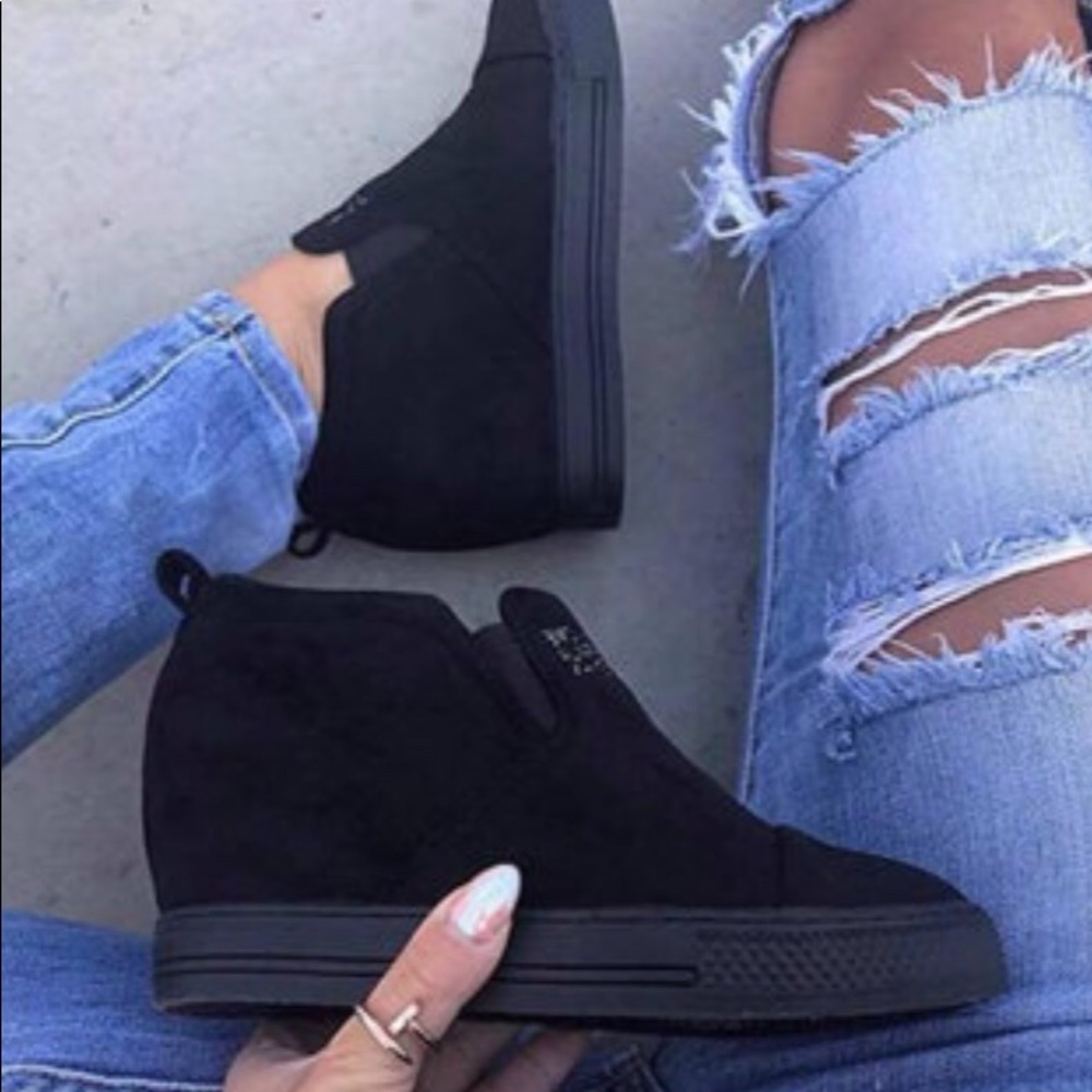 Wedge like sneaker shoes